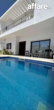 𝐀 𝐯𝐞𝐧𝐝𝐫𝐞 U𝐧𝐞 𝐌𝐚𝐠𝐧𝐢𝐟𝐢𝐪𝐮𝐞 𝐯𝐢𝐥𝐥𝐚