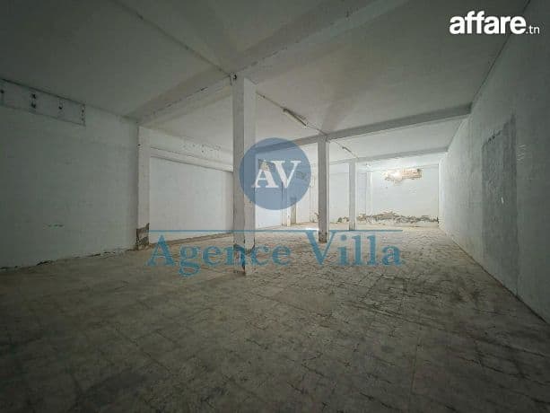 Un dépôt de 500m² au lac3