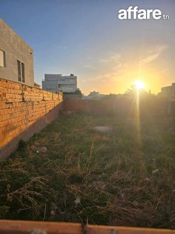 🚧 Terrain Constructible En Vente à Khezema Ouest 