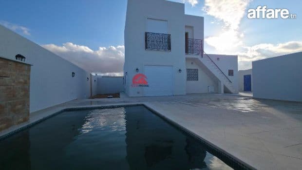 Vente de villa avec piscine à Houmt souk Djerba ZU  V 749
