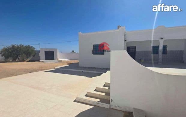 Maison avec terrain à vendre à Houmt Souk Djerba ZA  V 724