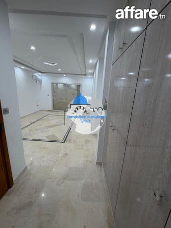 Appartement S+2 avec grande terrasse à louer à Sahloul 4