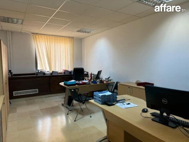 Spacieux bureau administratif au Berge du Lac 1