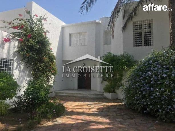 Villa s+5 à La Soukra MVL0075