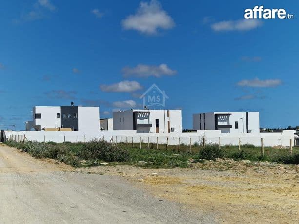 51355351للبيع أرض صبغة سكنية في الحمامات