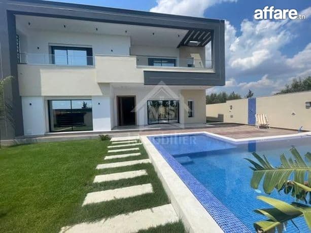 Villa toute neuve avec piscine et jardin à Hammamet Sud