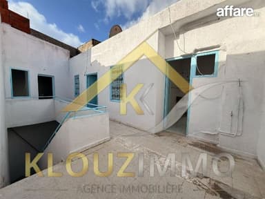  a vendre  une maison style arabe en plein centre ville 