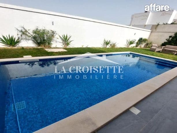 Villa S+4 avec piscine à La Soukra MVL1311