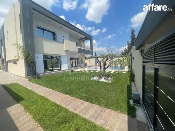 Villa toute neuve avec piscine et jardin à Hammamet Sud