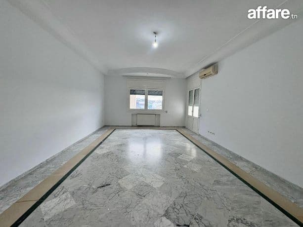 A Vendre Appartement S+3 SPACIEUX à Jardin d'el Menzah 2