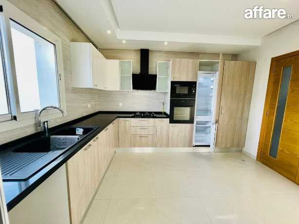 A louer appartement s+3 menzah 9c