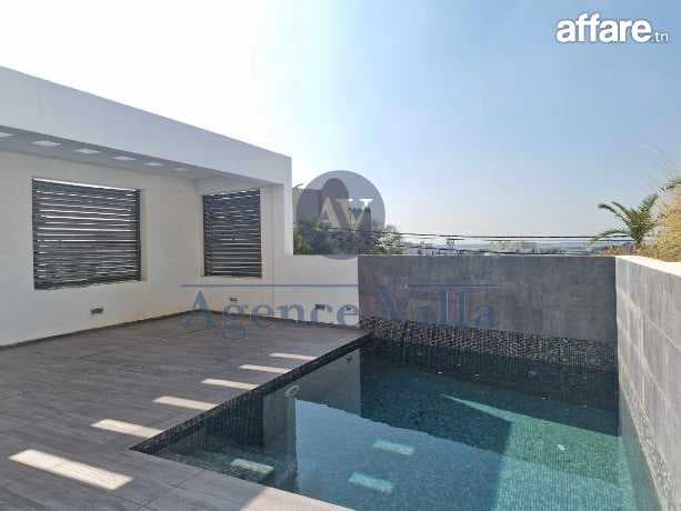 un triplex s3 à Gammarth avec piscine