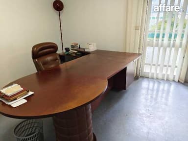 A vendre Bureau de direction en excellent état