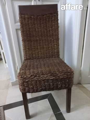 A vendre table et 4 chaises 