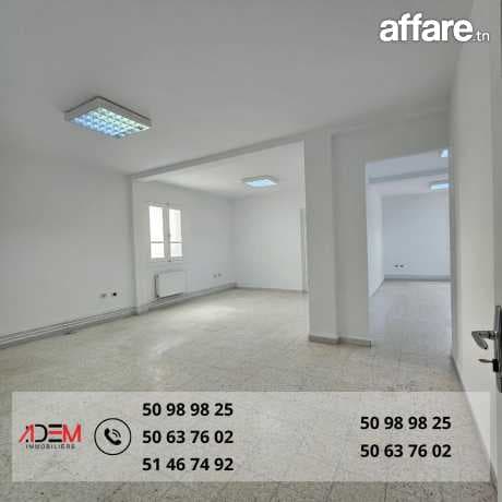 local érigé sur deux niveaux 