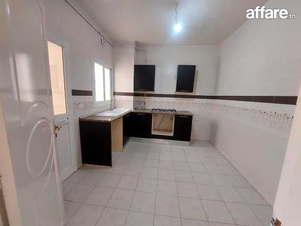 A vendre s+3 cité el wahat avec ppk et cellier