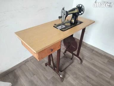  Machine de couture ANCIEN