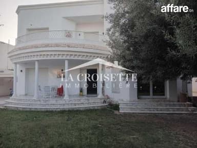 Villa S+4 avec piscine à Carthage MVV0425