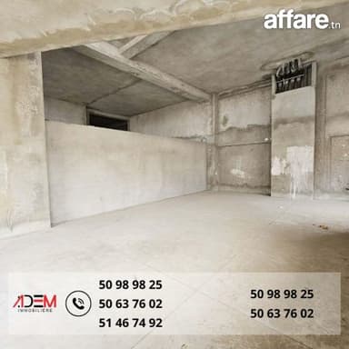 Deux locaux commerciaux 