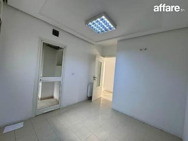 bureau h+4 à louer au centre urbain nord/ route principale