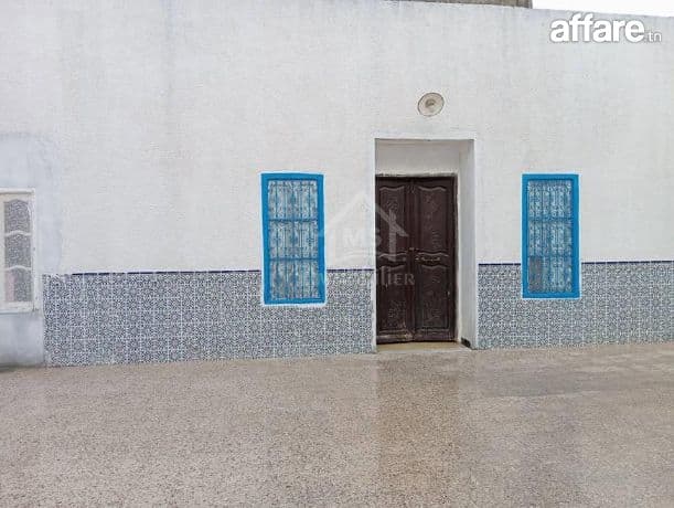 Grande maison arabesque S+5 à vendre à Korba 51355351