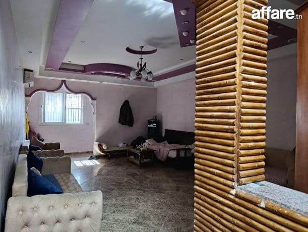 Une maison indépendante avec garage