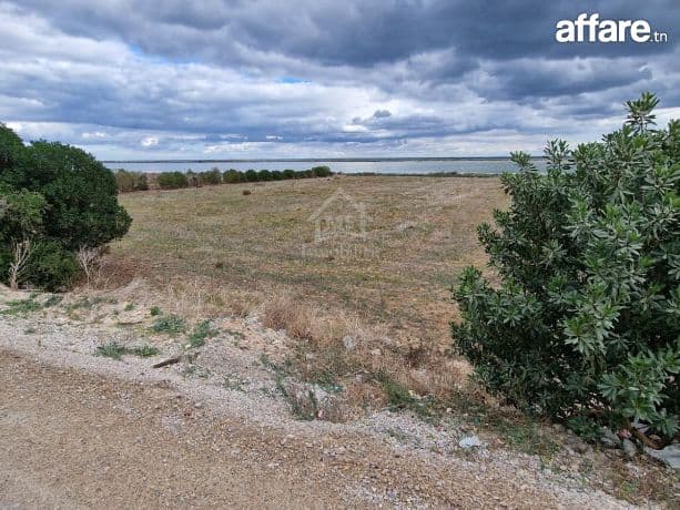 Terrain pieds dans l'eau de 1775 m² à Korba à vendre