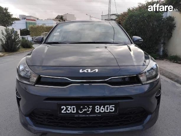 KIA RIO PRESTIGE PREMIÈRE MAIN 