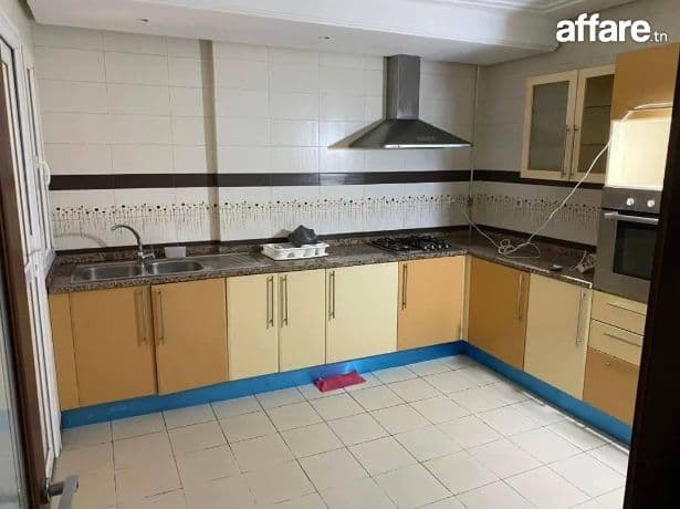 BORJ BACCOUCHE ( EN FACE CETRE URBAIN NORD ) APPARTEMENT S+1