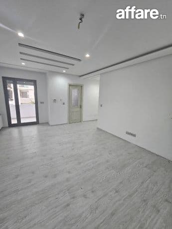 MENZAH 9C :  S+1 A LOUER 