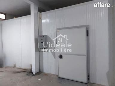 Fonds de commerce dépôt avec chambre frigorifique à Mhadhba