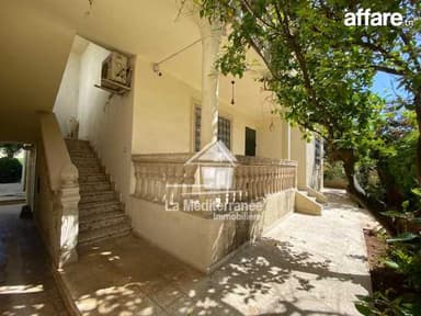 A vendre une villa sur deux niveaux à bayrem tounsi