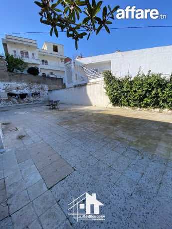 A vendre villa S+4 à Beb Saadoun