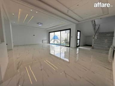 À Vendre : Villa de Prestige en Duplex avec Jardin et Garage