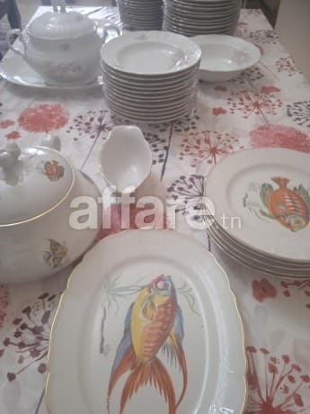 Deux services neufs de table et de poisson