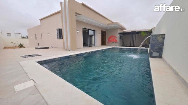 Villa à vendre à Djerba – 4 chambres avec piscine - ZU