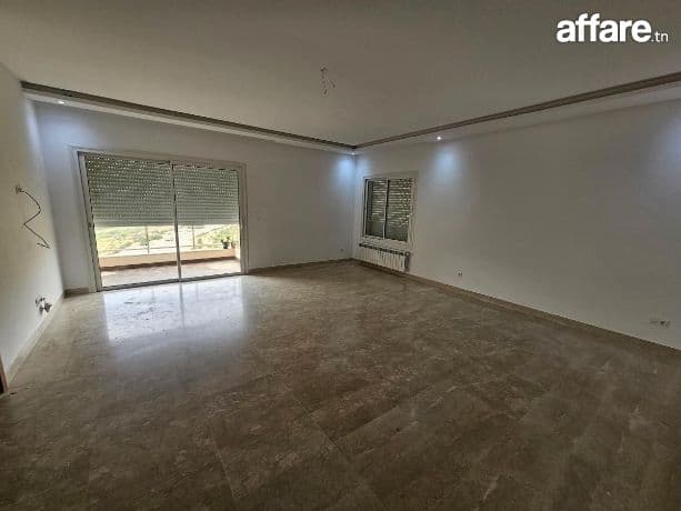 ENNASR 2 : APPARTEMENT S+3 À LOUER 