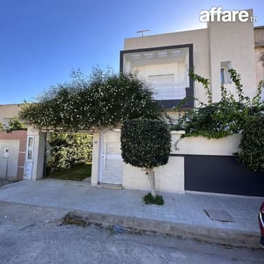  À VENDRE – Superbe villa duplex haut standing S+4