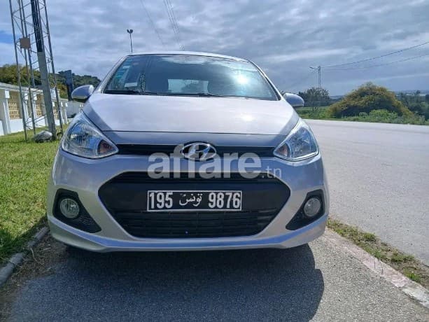 HYANDAI GRAND I 10 PREMIÈRE MAIN EN ÉTAT NEUF 