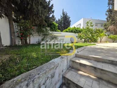 À louer Étage de villa S+5 à usage bureautique