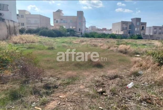 Opportunité Terrain De  2400 m2 R+8 à cité jawhra sousse
