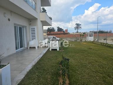 À VENDRE Appartement S+2 pieds dans l eau à Chatt Mariem