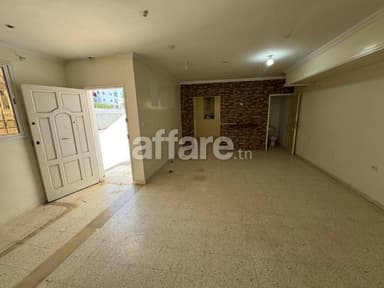 Bureau à louer au 1er étage à Ibn Sina 55m² emplacement stra