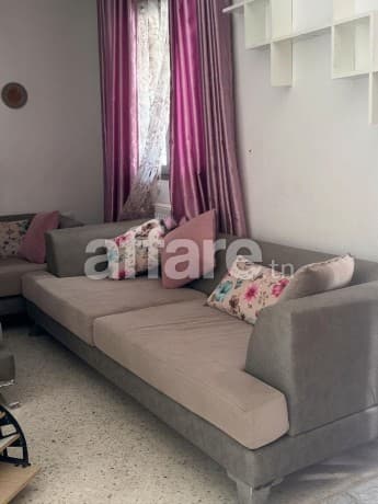 Salon de séjour confortable – bon état général 🛋️