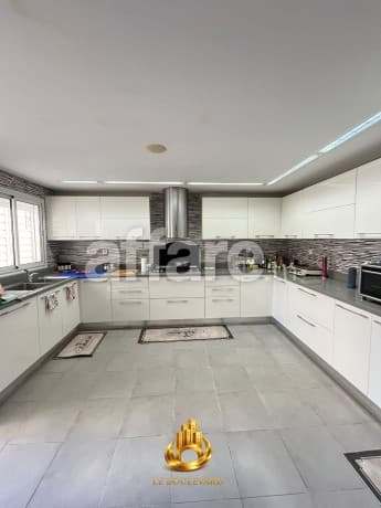 A vendre villa S+5 haut standing à Sidi Mahersi , Nabeul