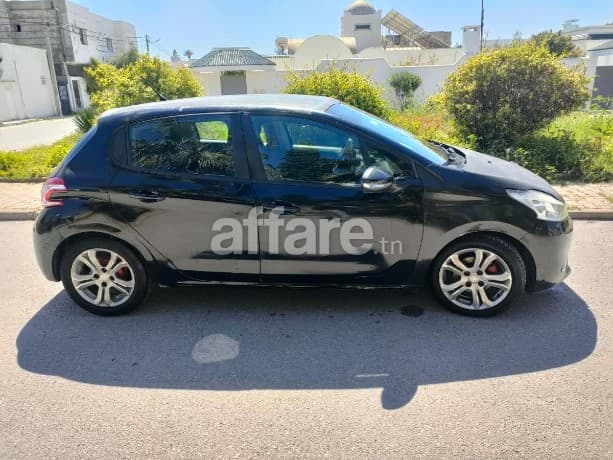 À vendre : Peugeot 208