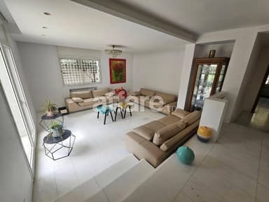 MANAR 1 – UN REZ-DE-CHAUSSÉE DE VILLA AVEC JARDIN A LOUER 