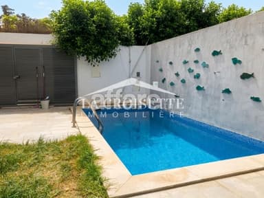 Triplex s4 avec piscine à Gammarth MTRL0019