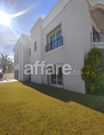 Avendre une Villa Prestigieuse à la Baie des Anges