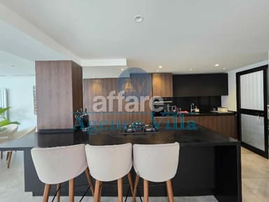 un triplex haut standing avec piscine suspendue